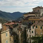 House - Sleeps 5 Scenic Views Fireplace & Garden Baiardo