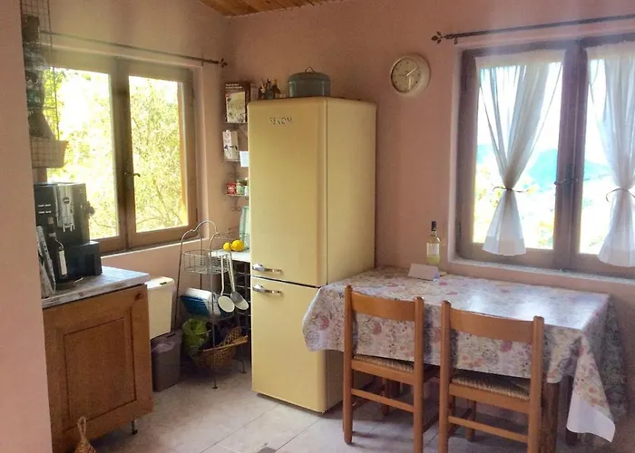 House - Sleeps 5 Scenic Views Fireplace & Garden Σπίτι διακοπών Baiardo