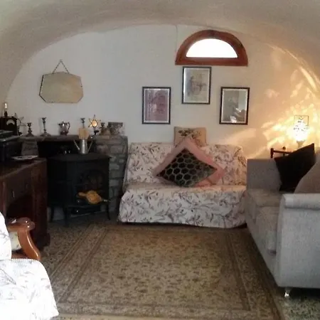 Cozy Retreat In Bajardo Дом отдыха *