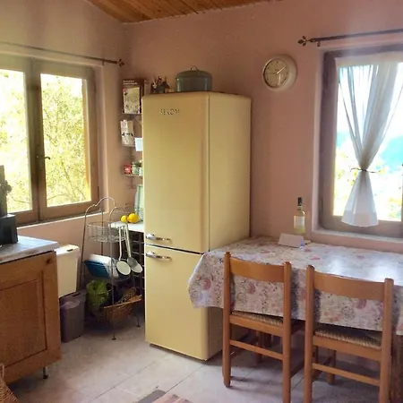House - Sleeps 5 Scenic Views Fireplace & Garden 別荘 Baiardo