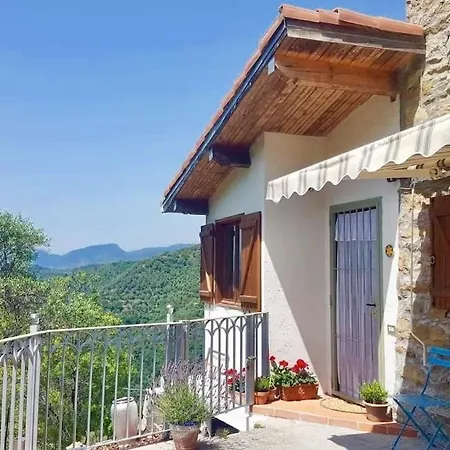 Dom wakacyjny House - Sleeps 5 Scenic Views Fireplace & Garden *