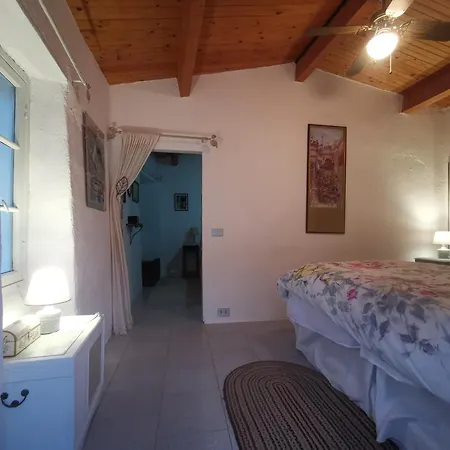 Dom wakacyjny House - Sleeps 5 Scenic Views Fireplace & Garden Baiardo