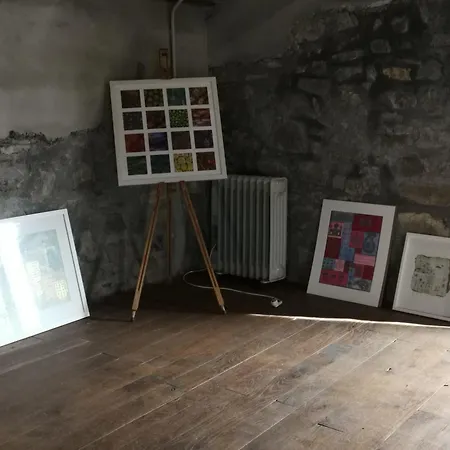 House - Sleeps 5 Scenic Views Fireplace & Garden