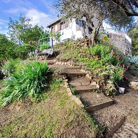 House - Sleeps 5 Scenic Views Fireplace & Garden