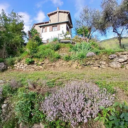 House - Sleeps 5 Scenic Views Fireplace & Garden Holiday home