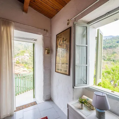 Cozy Retreat In Bajardo