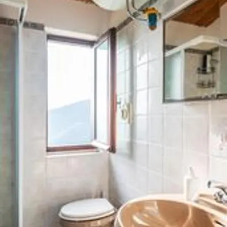 House - Sleeps 5 Scenic Views Fireplace & Garden Baiardo