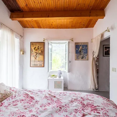House - Sleeps 5 Scenic Views Fireplace & Garden Baiardo
