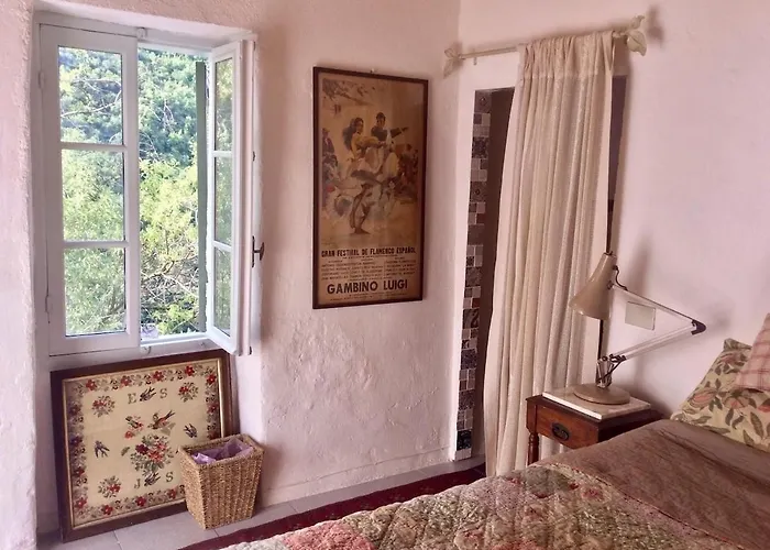 Nyaraló House - Sleeps 5 Scenic Views Fireplace & Garden