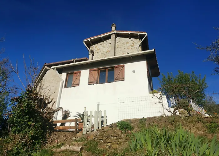 House - Sleeps 5 Scenic Views Fireplace & Garden Nyaraló Baiardo