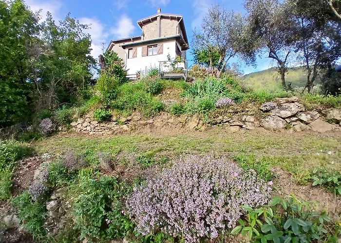 House - Sleeps 5 Scenic Views Fireplace & Garden Nyaraló